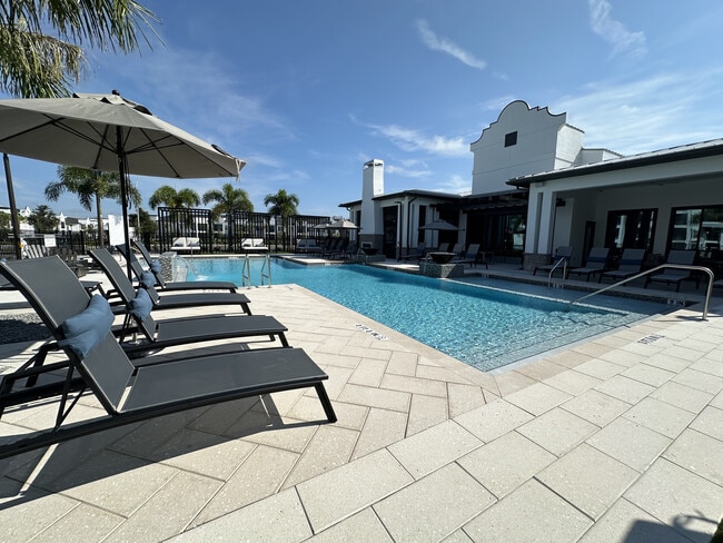 Sota 75 in Sarasota, FL - Building Photo - Building Photo