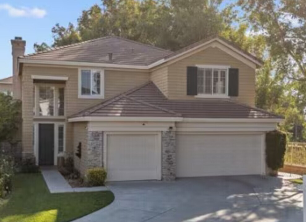 23536 Summerglen Pl in Santa Clarita, CA - Building Photo