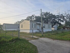129 4th St in Orlando, FL - Building Photo
