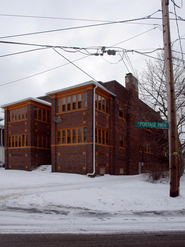 73 S Highland Ave in Akron, OH - Building Photo - Building Photo