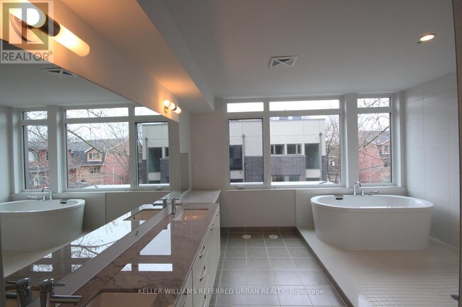 50-550 Curzon St in Toronto, ON - Building Photo - Building Photo