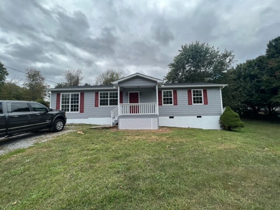 1165 Payne School Dr in Sevierville, TN - Building Photo