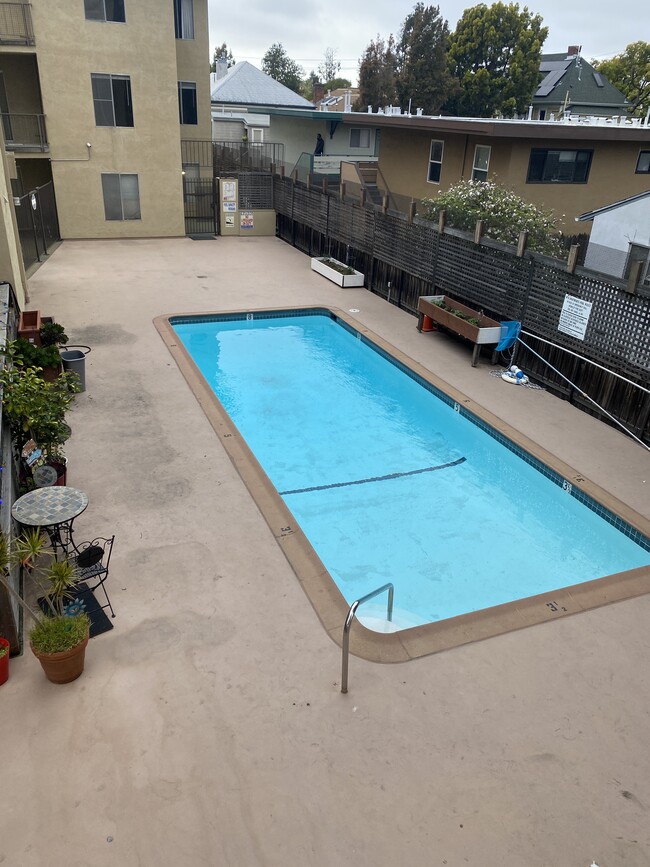 MB Apartments in Berkeley, CA - Building Photo - Building Photo