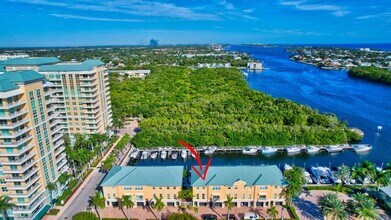 655 Casa Loma Blvd in Boynton Beach, FL - Building Photo - Building Photo
