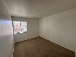 2955 Lakeside Dr in Reno, NV - Building Photo - Building Photo