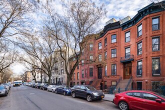 206 Prospect Pl in Brooklyn, NY - Foto de edificio - Building Photo