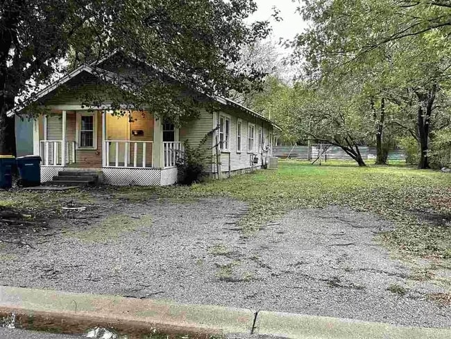 1405 S Springfield St in Stillwater, OK - Building Photo - Building Photo