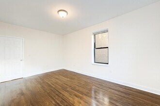 105 Pinehurst Ave, Unit 39 in New York, NY - Building Photo - Building Photo