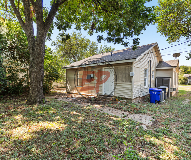 3121 Colonial Ave in Waco, TX - Foto de edificio - Building Photo