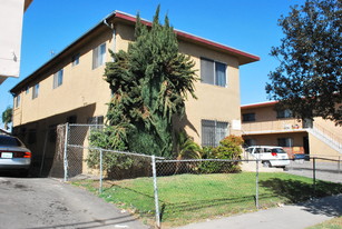 607 W Century Blvd Apartments