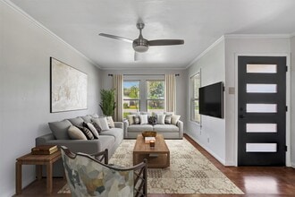 2044 Thonig Rd in Houston, TX - Building Photo - Building Photo