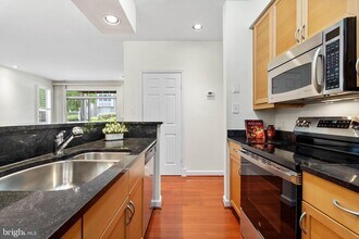 5909 Barbados Pl in North Bethesda, MD - Building Photo - Building Photo