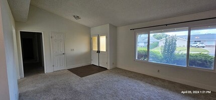 1406 Oak Knoll Rd in Santa Maria, CA - Building Photo - Building Photo