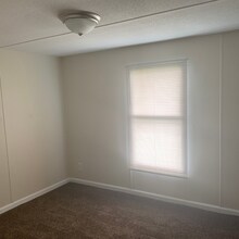 302 Becky Ln in Jacksonville, NC - Building Photo - Building Photo