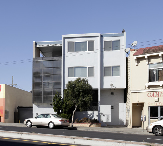 Mission Arms Apartments in Daly City, CA - Building Photo - Building Photo