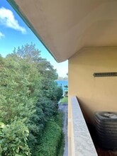 2201 Brickell Ave in Miami, FL - Building Photo - Building Photo