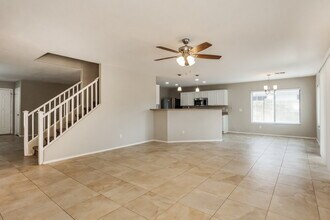 2255 E Parkside Ln in Phoenix, AZ - Building Photo - Building Photo