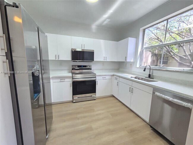 129 Riverwalk Cir in Sunrise, FL - Building Photo - Building Photo
