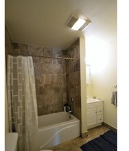 28 Circuit St, Unit 3 in Boston, MA - Foto de edificio - Building Photo