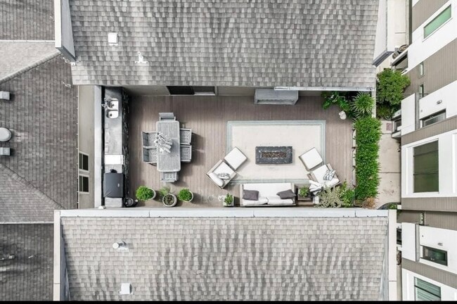 property at 1608 W Webster St