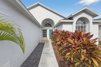 11305 Symmes Lake Dr in Riverview, FL - Building Photo - Building Photo