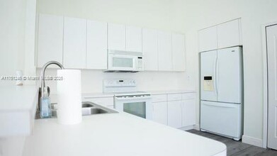 15751 SW 99th Terrace, Unit 522 in Miami, FL - Building Photo - Building Photo