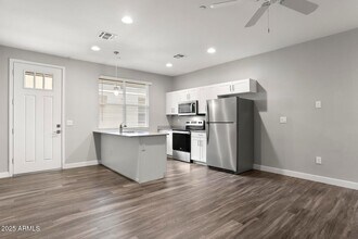 2245 N Dayton St, Unit 7 in Phoenix, AZ - Building Photo - Building Photo