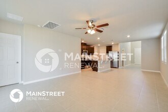 5265 Luke Hammock St in St. Cloud, FL - Foto de edificio - Building Photo