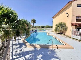 281 W Park Dr, Unit 814 in Miami, FL - Building Photo