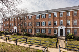 The George Mason Apartments in Arlington, VA - Building Photo - Building Photo