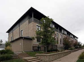 102-148 Lindenshade Dr in Ottawa, ON - Building Photo - Building Photo