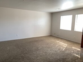 2107 N Tucker Ave in Farmington, NM - Building Photo - Building Photo