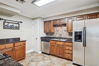 4716 Annunciation St, Unit 1B in New Orleans, LA - Building Photo - Building Photo