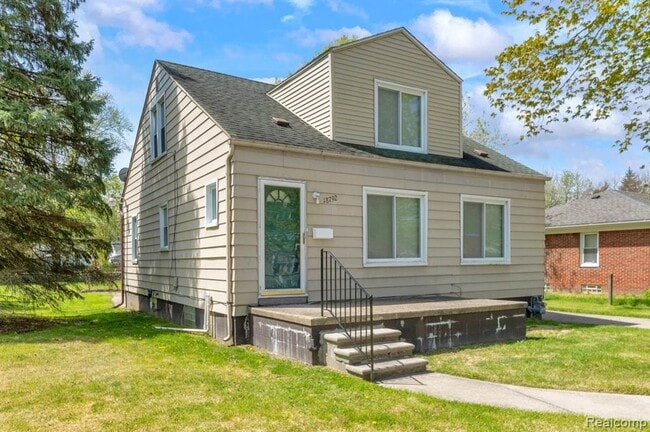 18792 Old Homestead Dr in Harper Woods, MI - Building Photo - Building Photo