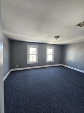 254 Oakland St in Springfield, MA - Building Photo - Building Photo