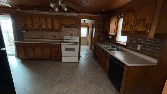 property at 41 W Main St