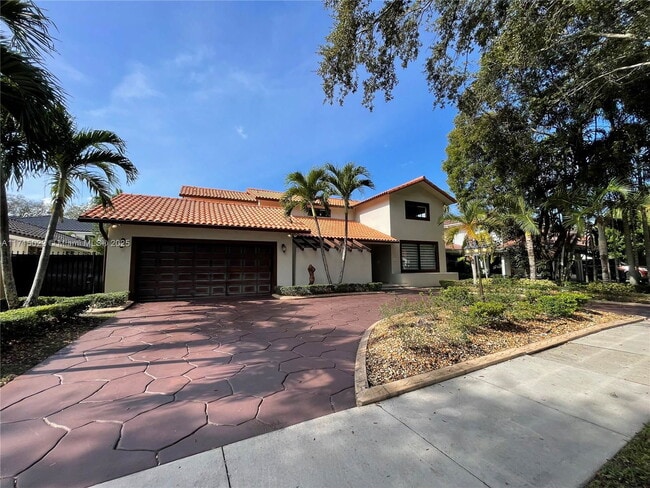 16820 NW 79th Pl in Miami Lakes, FL - Building Photo - Building Photo