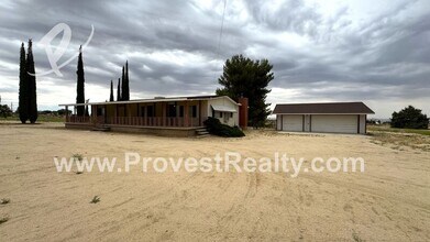 4232 Coyote Rd in Phelan, CA - Building Photo - Building Photo