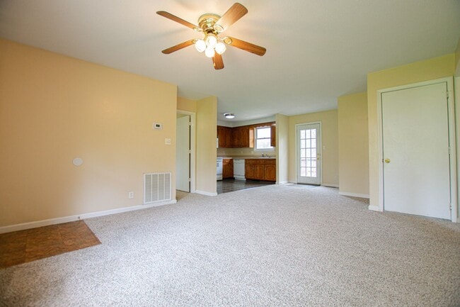 563 Briarwood Dr in Clarksville, TN - Building Photo - Building Photo
