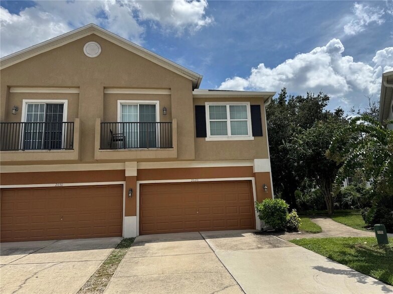 2020 San Jacinto Cir, Unit 200 in Sanford, FL - Building Photo