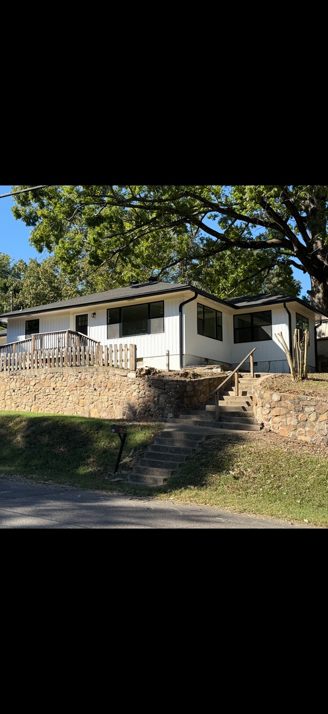 property at 112 Poplar St