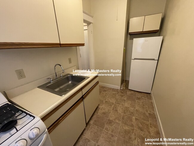 68 Woodstock Ave, Unit 4 in Boston, MA - Foto de edificio - Building Photo