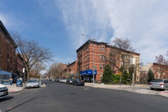 423 Court St in Brooklyn, NY - Building Photo - Building Photo