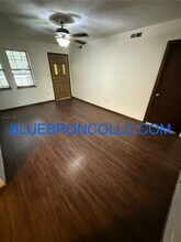 717 NE Banner Dr in Lee's Summit, MO - Building Photo - Building Photo