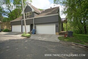 2531 Heaner Terrace N in Minneapolis, MN - Building Photo