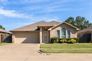 5509 Tiara Ct in Arlington, TX - Building Photo