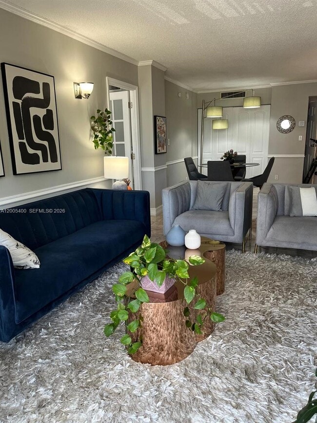 3475 N Country Club Dr