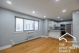 6956 N Sheridan Rd in Chicago, IL - Building Photo