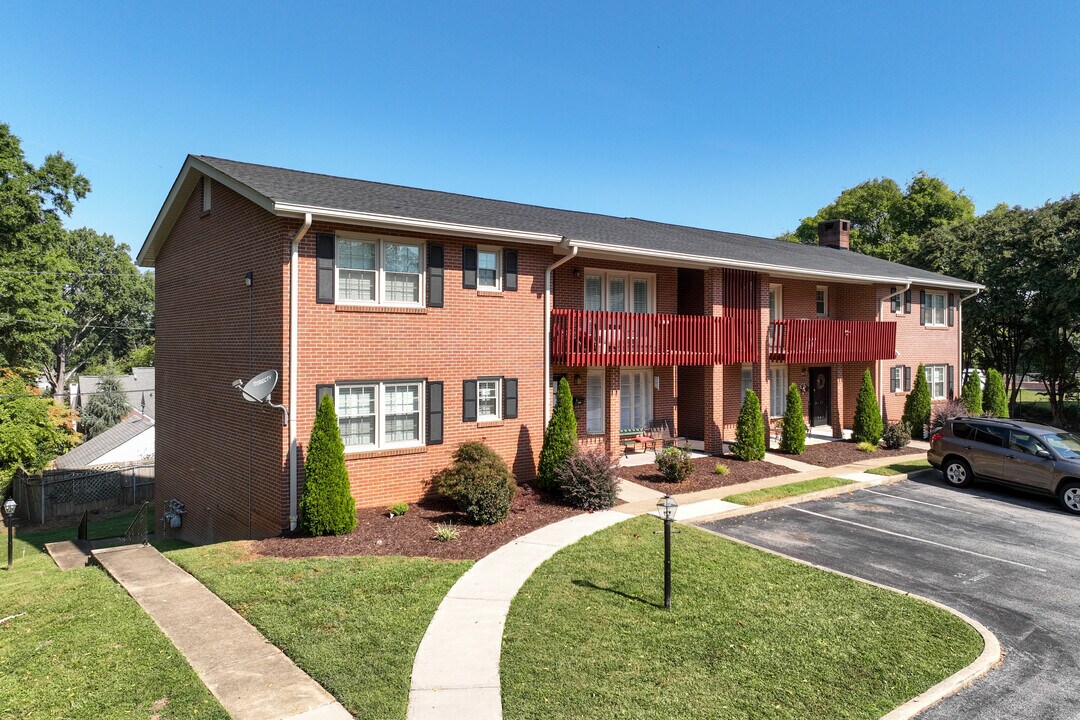 Hawthorne Apartments in Danville, VA - Foto de edificio