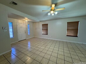 7011 Palacios Cove in San Antonio, TX - Building Photo - Building Photo